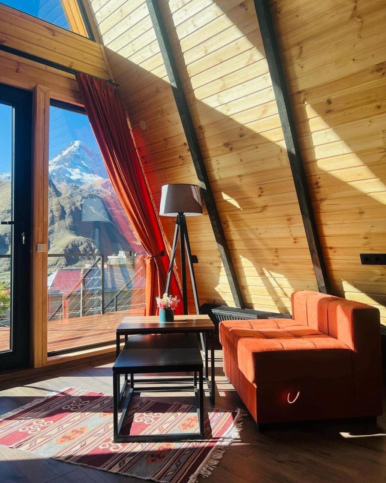 Pyramid Kazbegi Hotel Kültér fotó